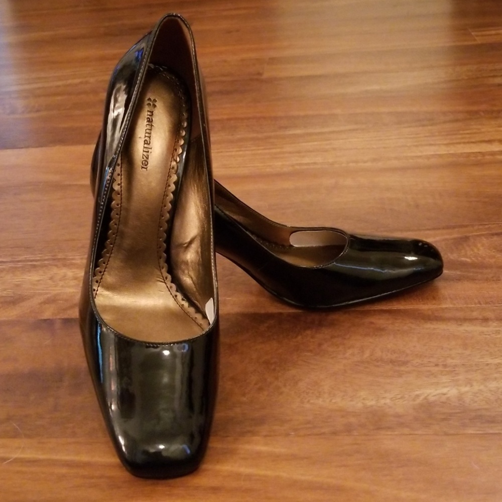 Nordstrom Naturalizer Fentress patent heels - 9N